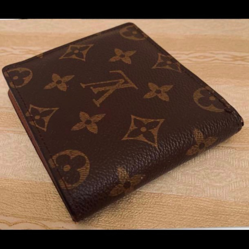 Men’s LV wallet